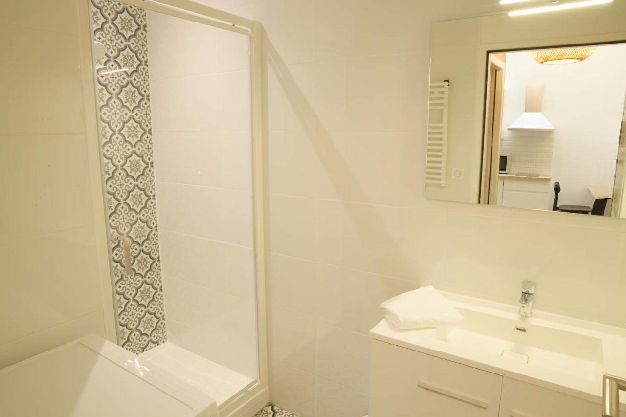 T2 Avec Verriere Situe En Hyper Centre Avec Wifi, Linge, Draps, Savons Et Serviettes Fournis コニャック エクステリア 写真