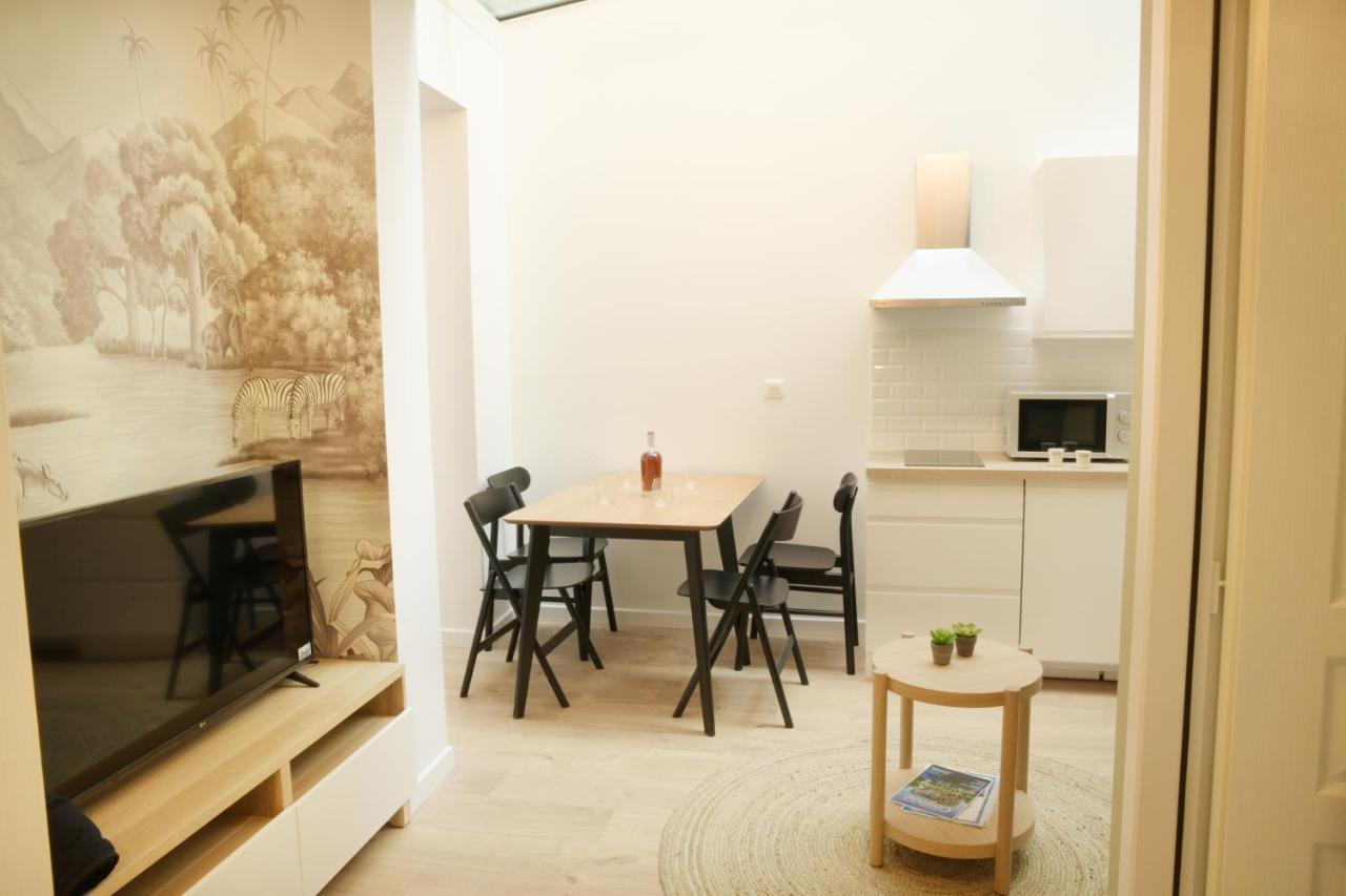 T2 Avec Verriere Situe En Hyper Centre Avec Wifi, Linge, Draps, Savons Et Serviettes Fournis コニャック エクステリア 写真
